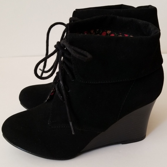 Rampage Black Faux Suede Lace Up Boot Wedges - Picture 4 of 8